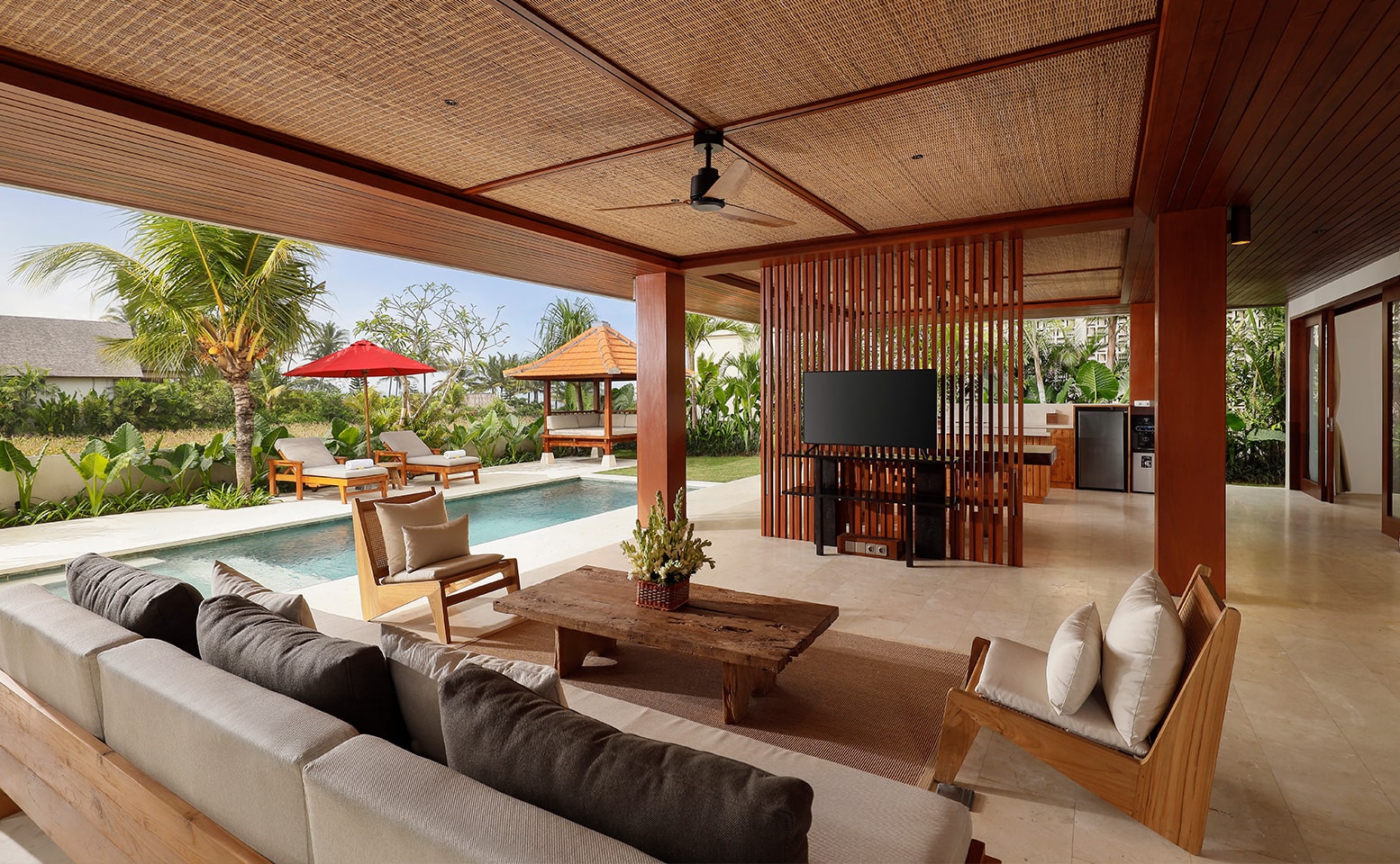 Villa Maya Pasut - living area with flat tv