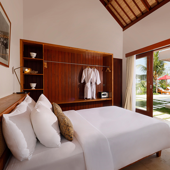 Villa Maya Pasut - bedroom with 2 bathrobes and safety box